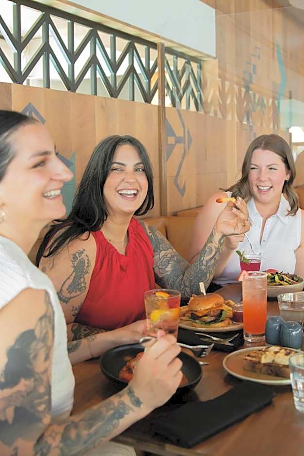 Delta Hotels by Marriott Victoria Ocean Pointe Resort