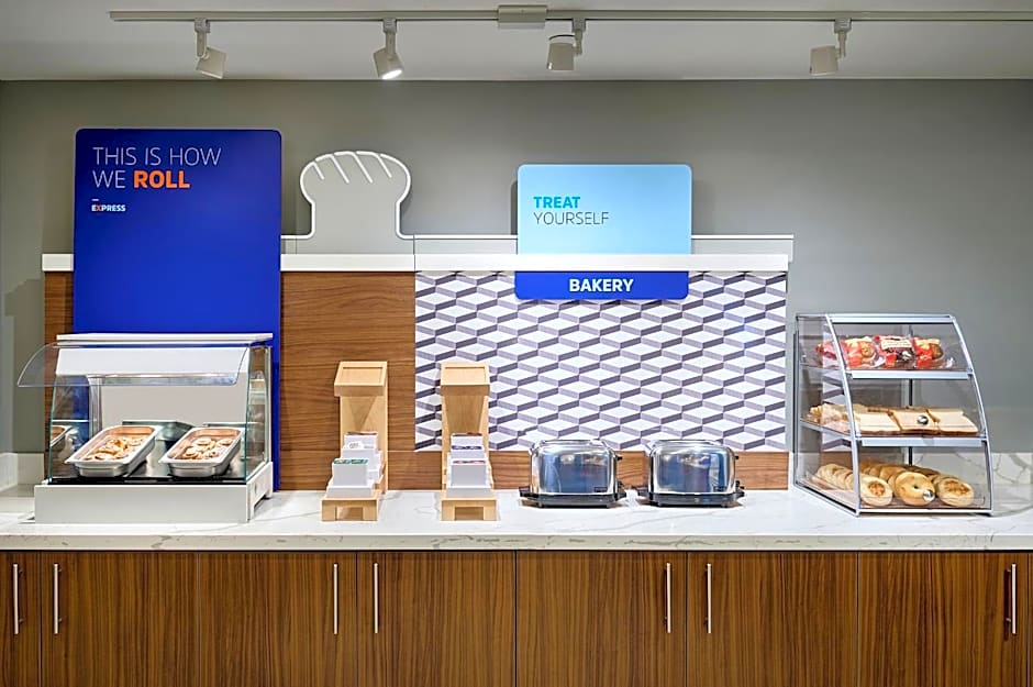 HOLIDAY INN EXPRESS AND SUITES KITCHENER SOUTHEAST By IHG