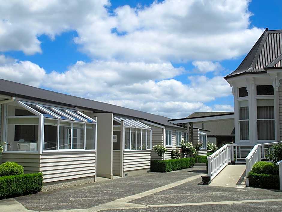 Valmai House & Motel Cambridge
