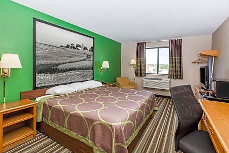 King Room - Mobility Access/Non-Smoking