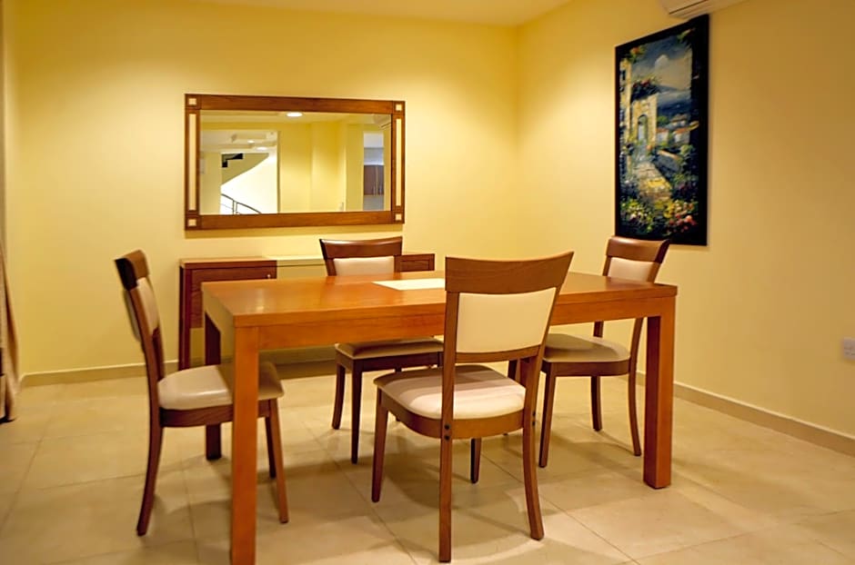 Public Security Hotel & Chalets