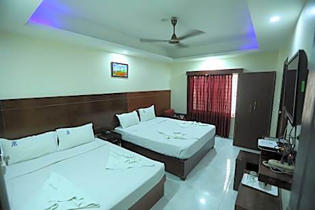 Premium Quadruple Room (Non-A/C)