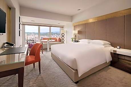 1 King Bed Deluxe