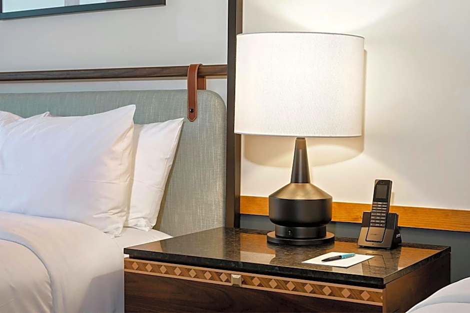 Merriweather Lakehouse Hotel, Autograph Collection