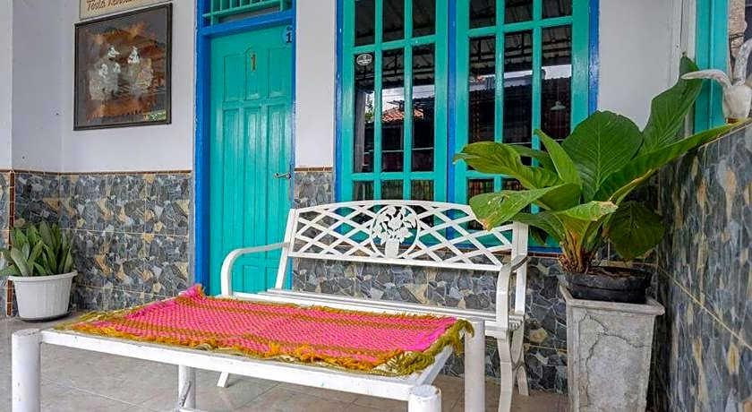 RedDoorz Syariah near Alun Alun Balai Kota Tegal