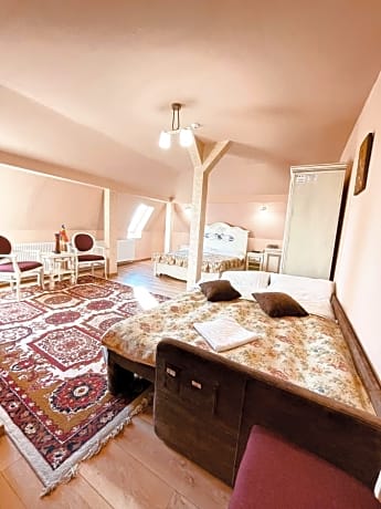Deluxe Family Suite