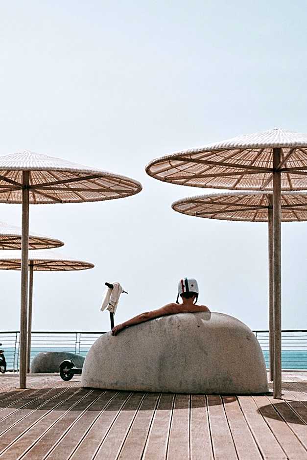 Monochrome - by Loginn Tel-Avivian hotels