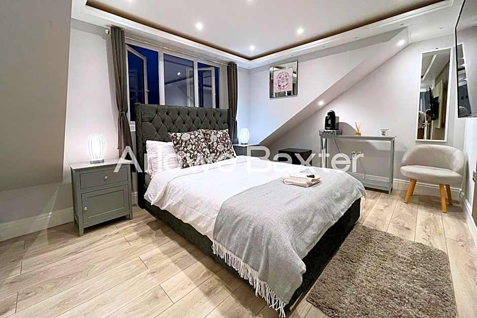 Hackney Suites - En-suite rooms & amenities