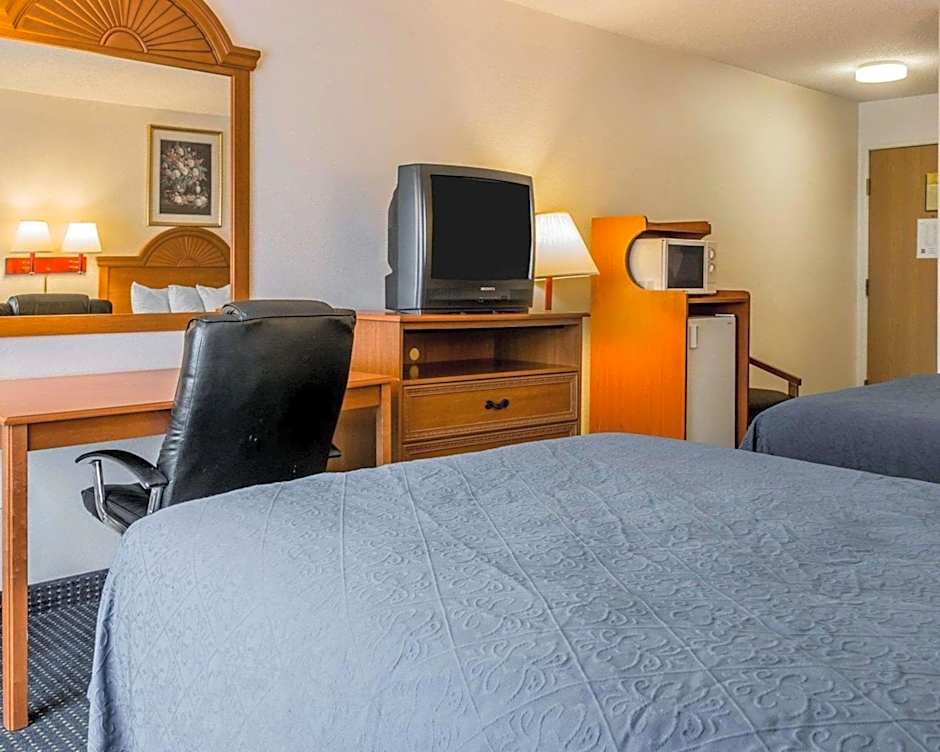 Photo 1 of 4 of 2 Double Beds