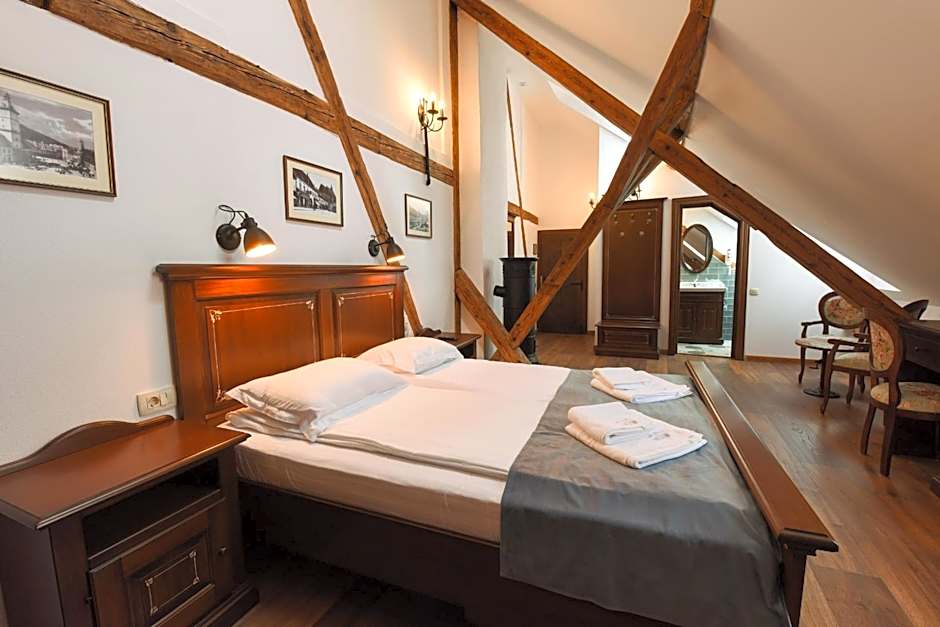 HOTEL BOUTIQUE CASA CHITIC -HOTEL AND RESTAURANT Str Johann Gott nr7