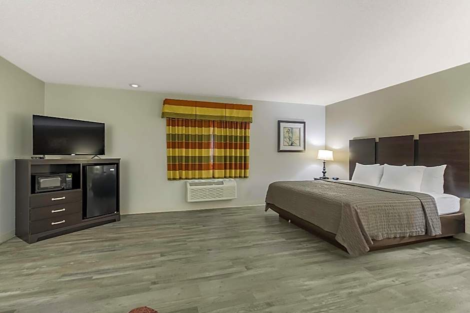 Econo Lodge Inn & Suites Yankton