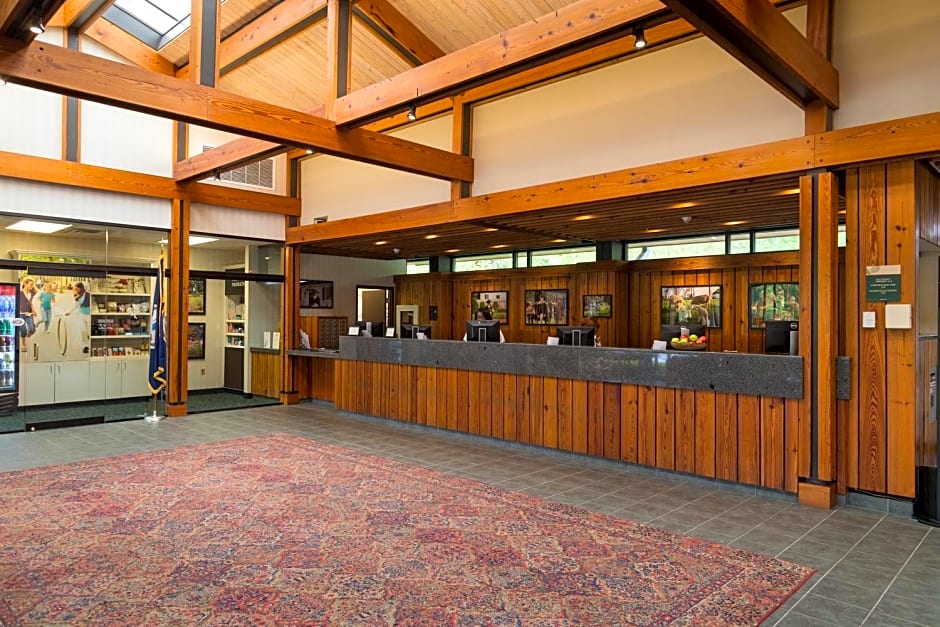 Williamsburg Woodlands Hotel & Suites, an official Colonial Williamsburg Hotel