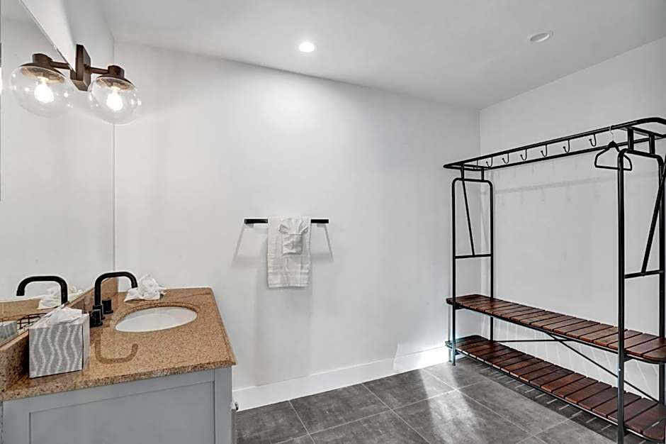 Bright Beachside Getaway