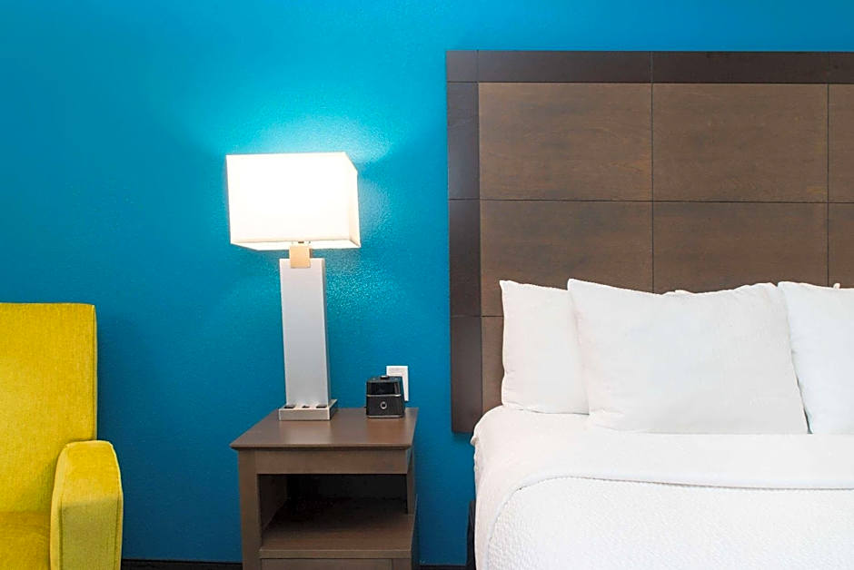 La Quinta Inn & Suites by Wyndham Tampa Brandon Regency Park