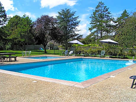 8 Gite Complex, 53 People maximum , Marriage, Birthdays, family get togethers