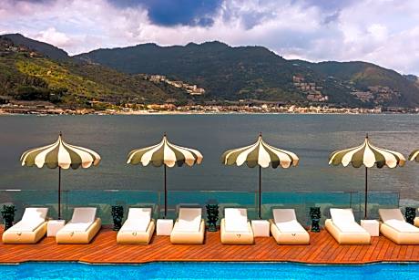 Atlantis Bay - VRetreats