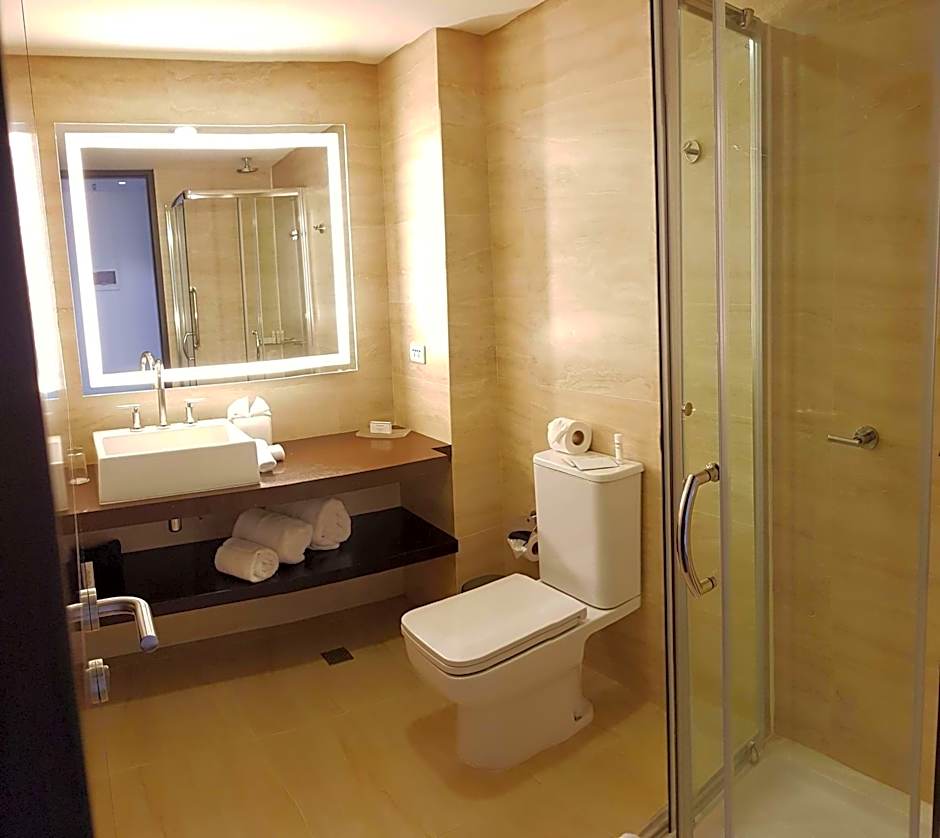 Hampton Inn By Hilton Santa Cruz Equipetrol