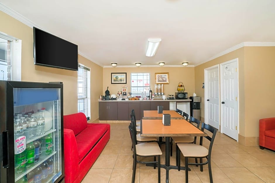 Travelodge by Wyndham Santee