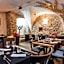 Meriton Old Town Garden Hotel