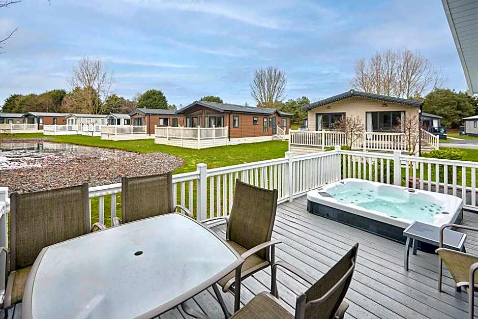 The Haven Lodge with Hot Tub