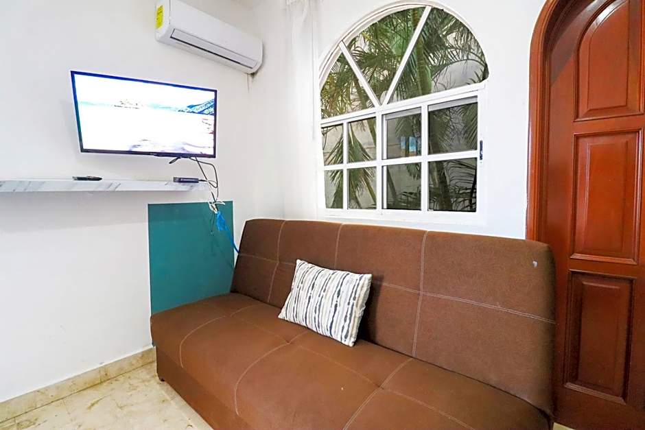 Spacious King Room near Beach & Quinta
