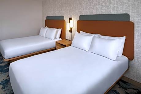 Room with Two Queen Beds - Non-Smoking