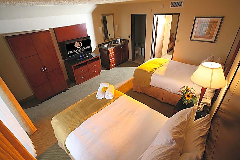 DoubleTree By Hilton Suites Tucson Airport