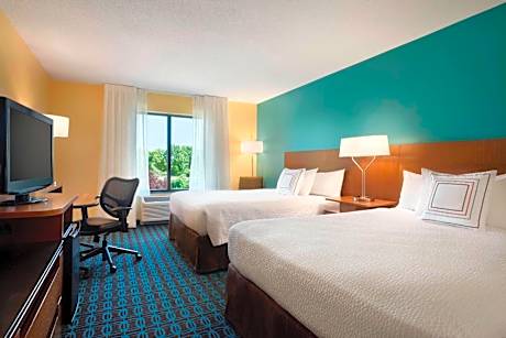 Queen Guest Room with Two Queen Beds