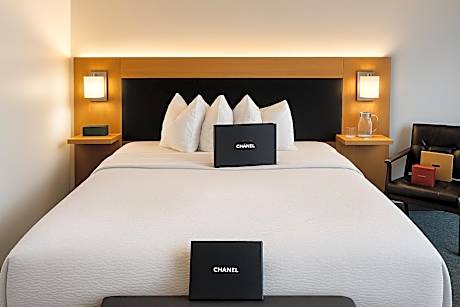 1 Bedroom Suite, 1 King Bed with Kitchenette