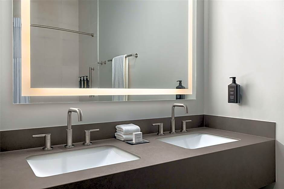 Starlite Yellowstone, Tapestry Collection by Hilton