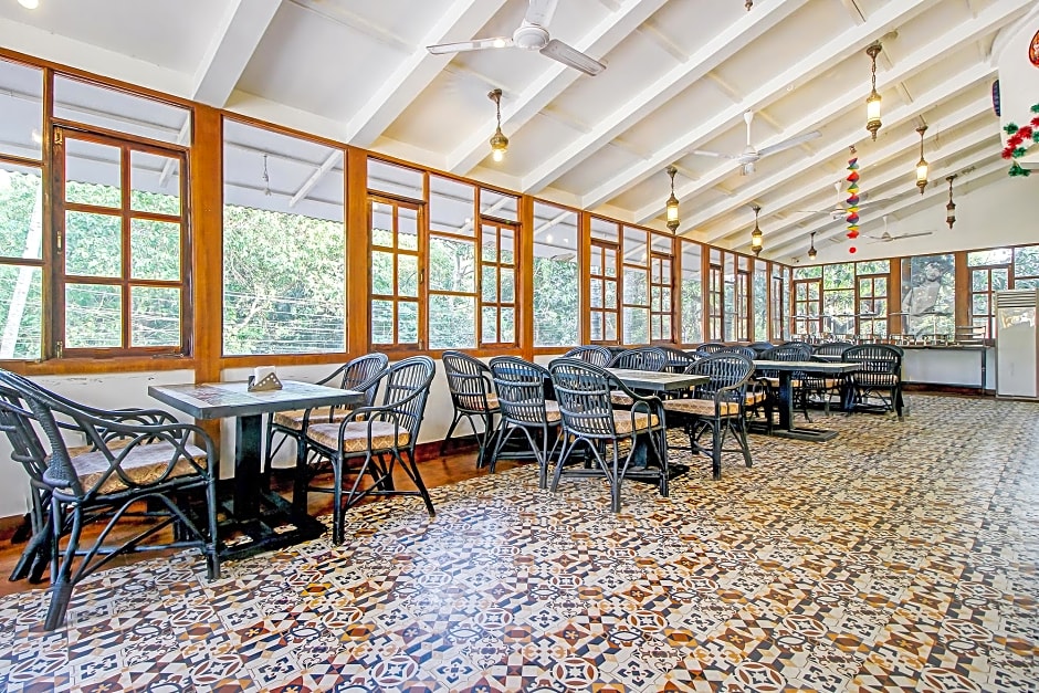 FabExpress Golden Nest Deluxe – Calangute, 