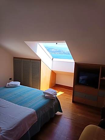 Quadruple Room with Private Bathroom