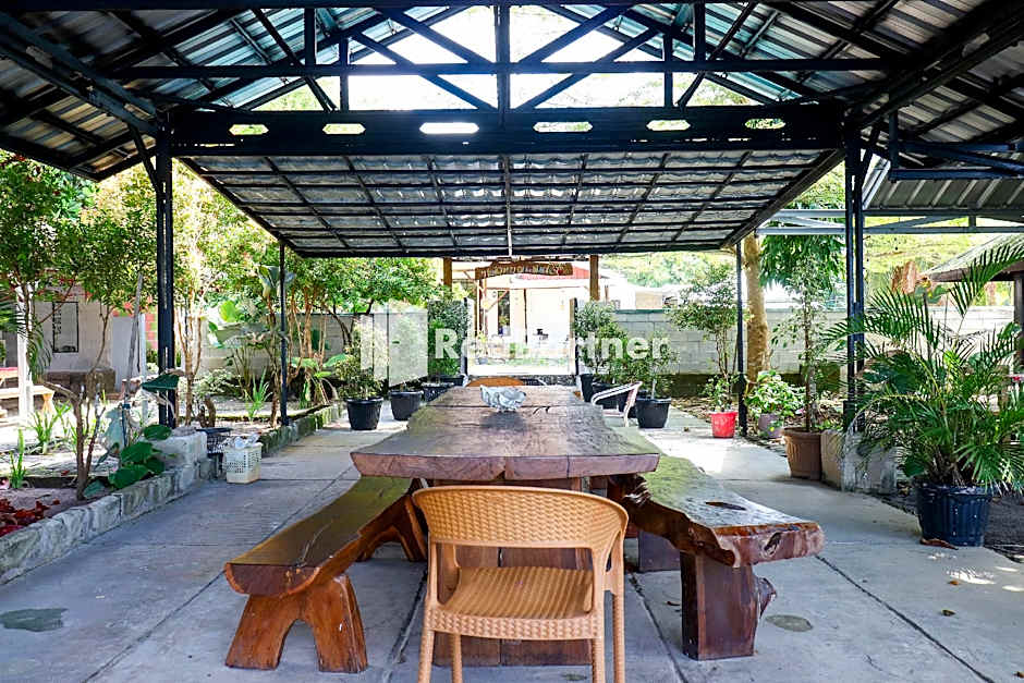 Sahabat Pantai Guest House Mitra RedDoorz