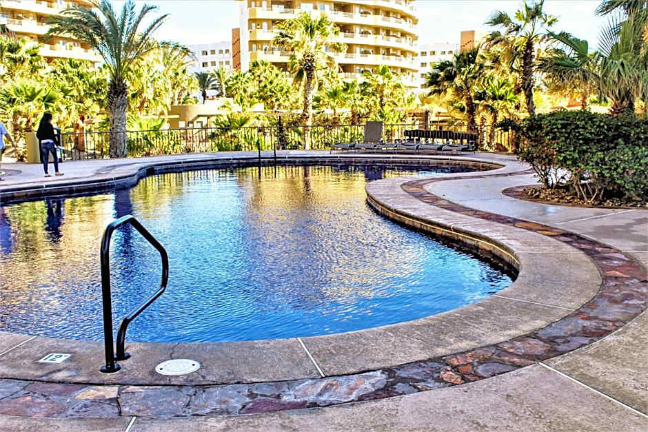 Bella Sirena 305-A - Elegant Oceanview Condo on Beachfront Resort