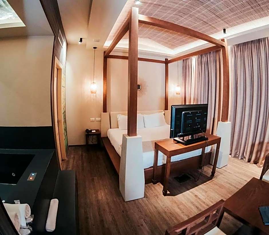 Emotional Grand Motel