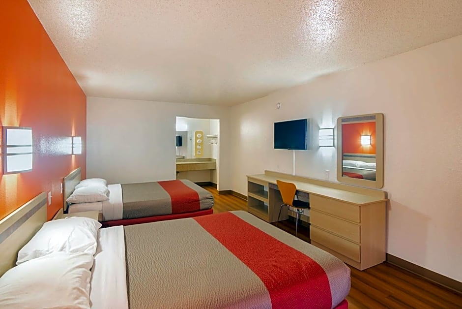 Motel 6-Lawton, OK