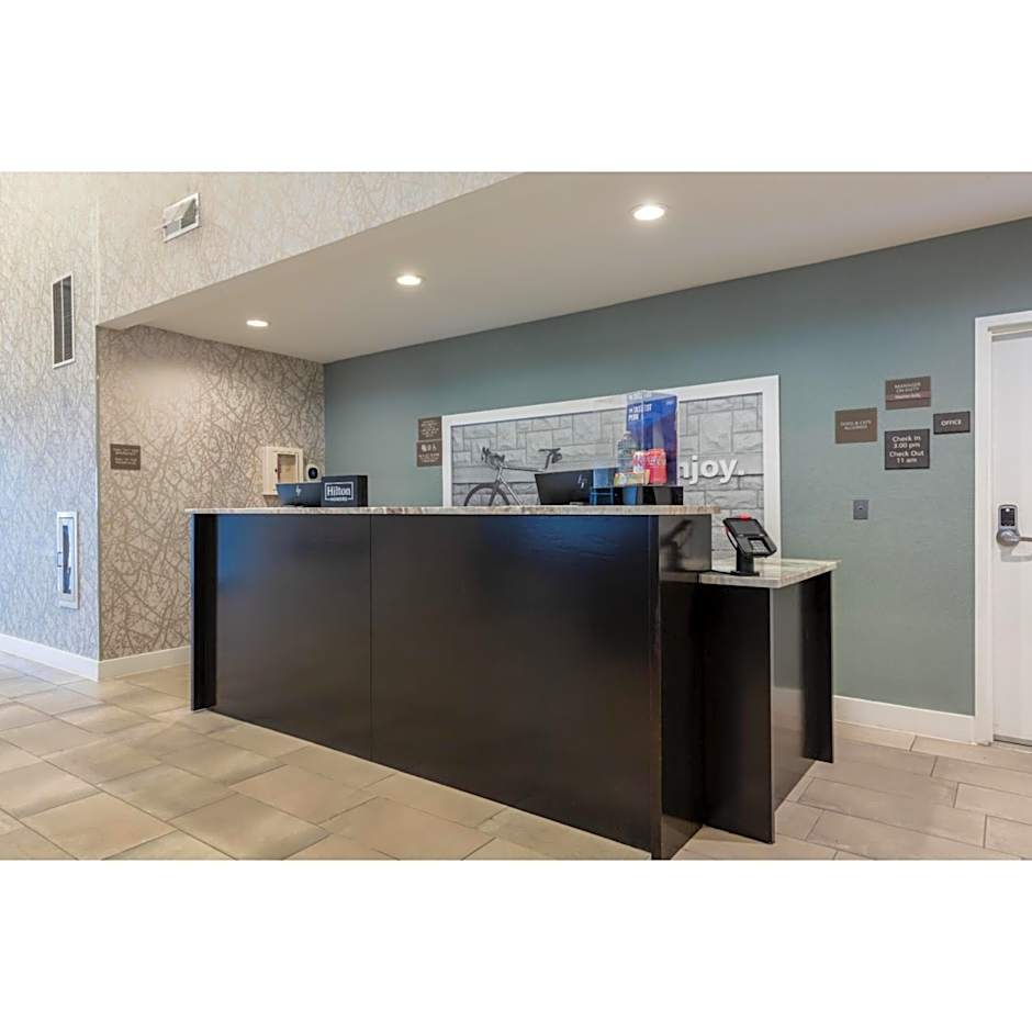 Hampton Inn & Suites Boston/Stoughton