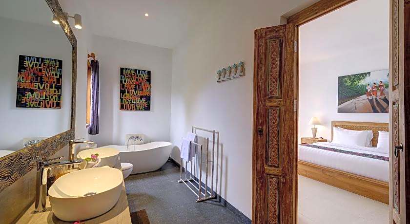 Wide Sands Beach Retreat