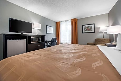 King Room with Roll-in-Shower - Accessible/Non-Smoking