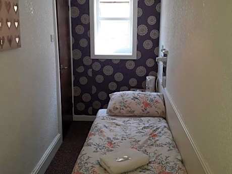 Quad room-Connected-Ensuite with Shower