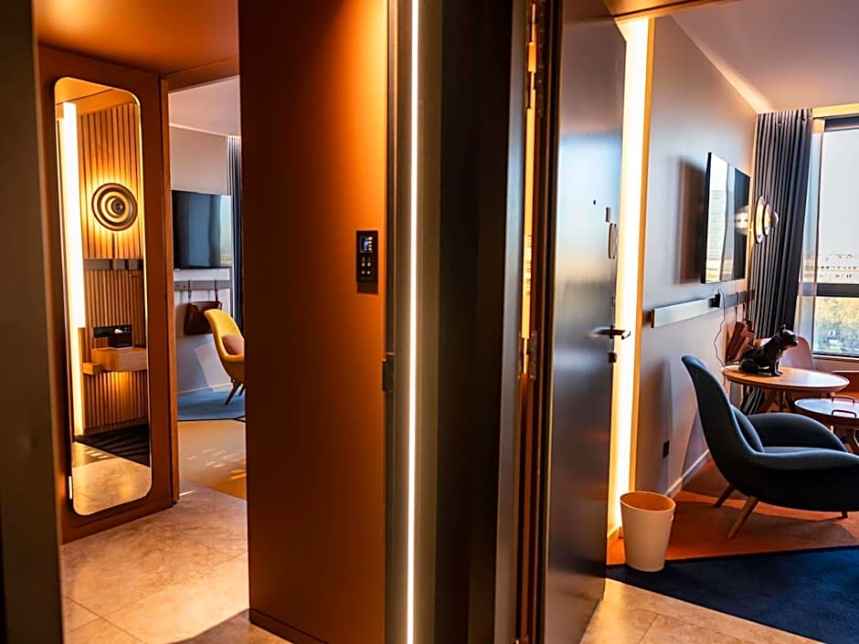 SO/ Paris Hotel