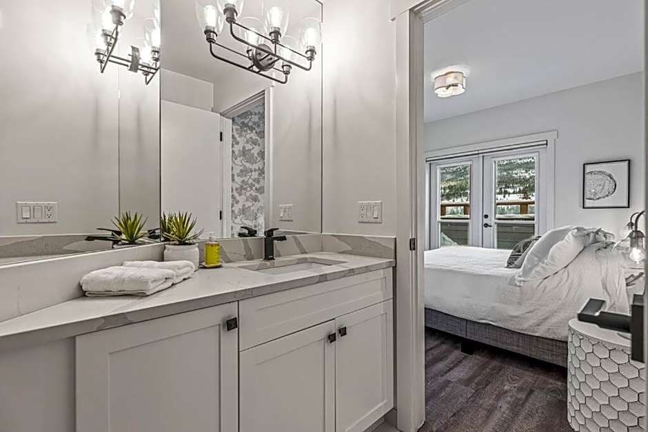 Mountain Vista Escape Downtown