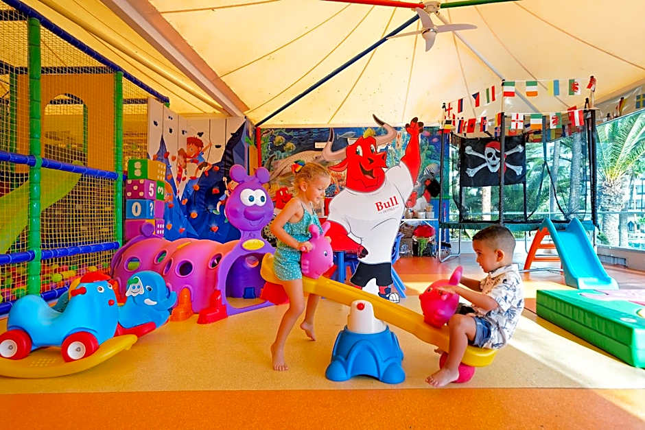 BULL Eugenia Victoria & SPA