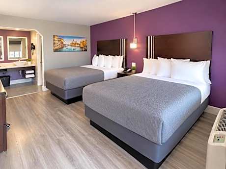 Standard Queen Room with Two Queen Beds - Non-Smoking