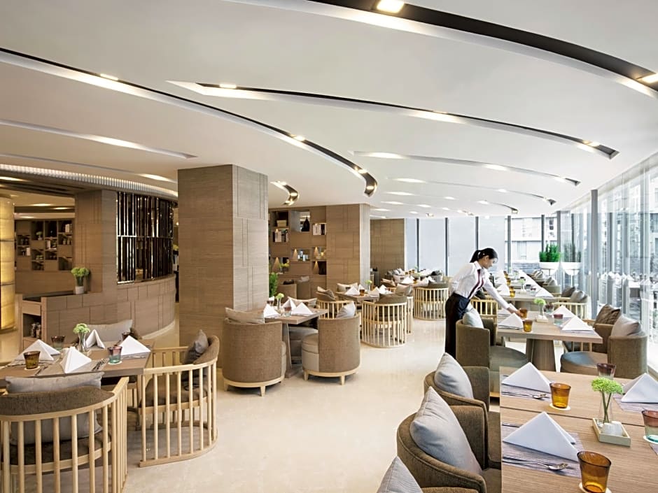 Solitaire Bangkok Sukhumvit 11