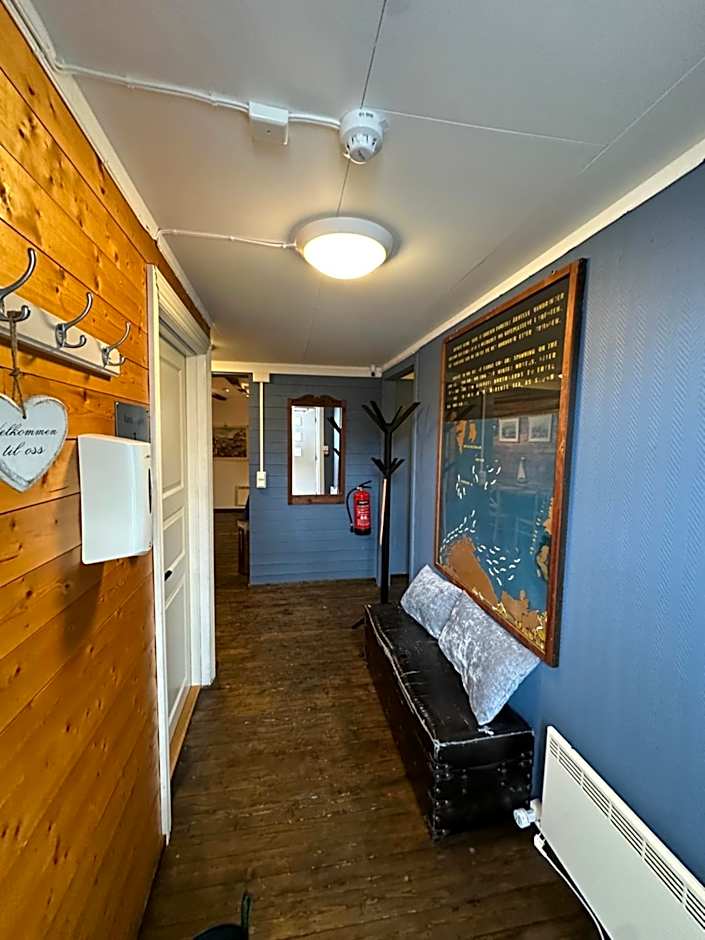Astra Whale - Waterfront Boutique Hostel in Lofoten