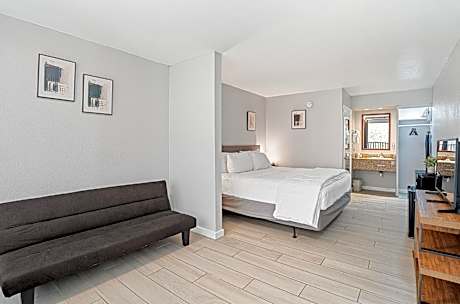 Junior King Suite