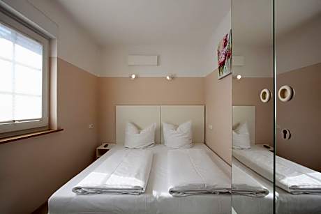 Micro Twin Room