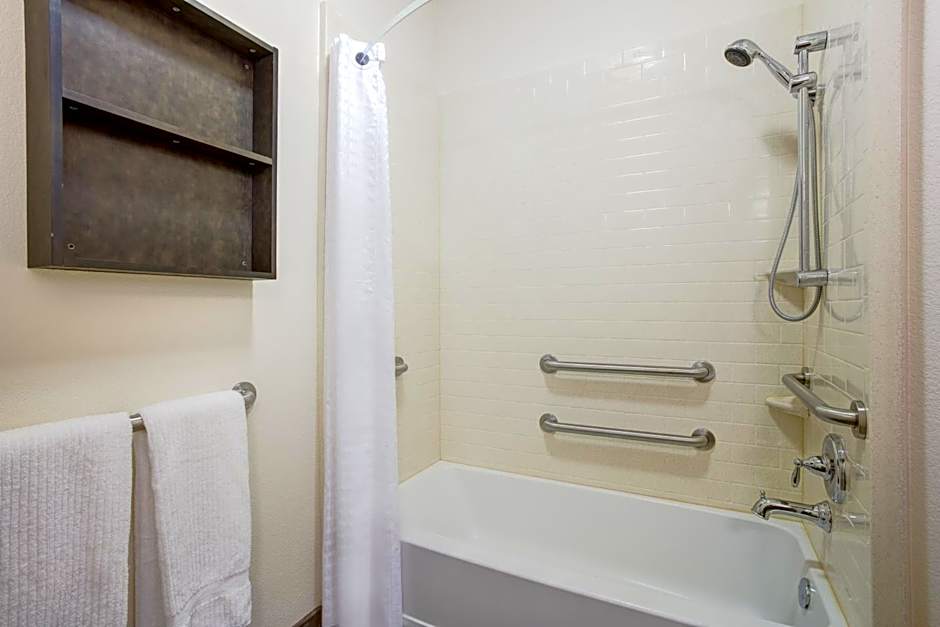 Candlewood Suites Cut Off By IHG