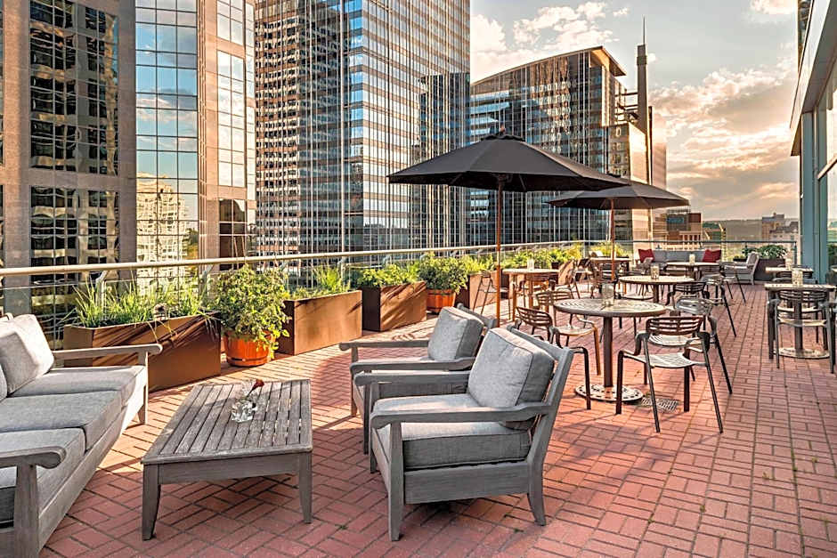 Sheraton Suites Calgary Eau Claire